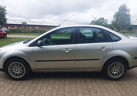 Ford Focus 1,4 LPG-Gas, TÜV 09/26, Zahnriemen neu