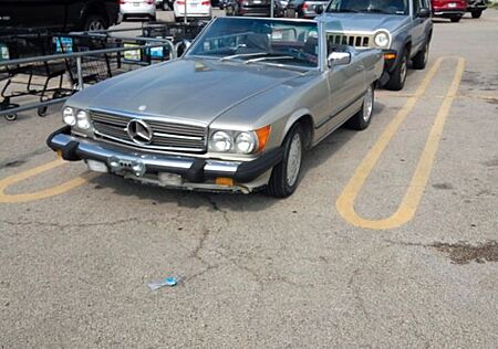 Mercedes-Benz SL 560