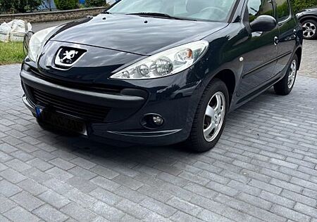 Peugeot 206 Plus mit wireless car play und Android Auto