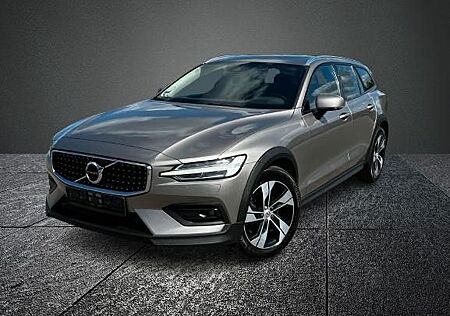 Volvo V60 CROSS COUNTRY 2.0d B4 197PS AWD PANO CAM AHK
