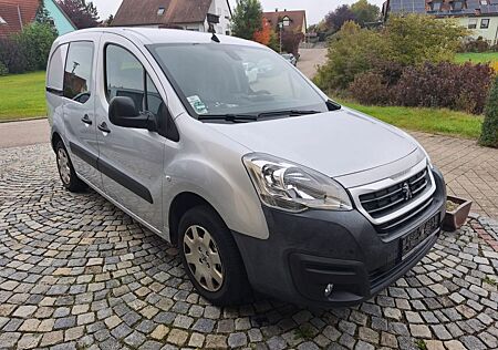 Peugeot Partner Anhängekupplung Dachklappe Kastenwagen