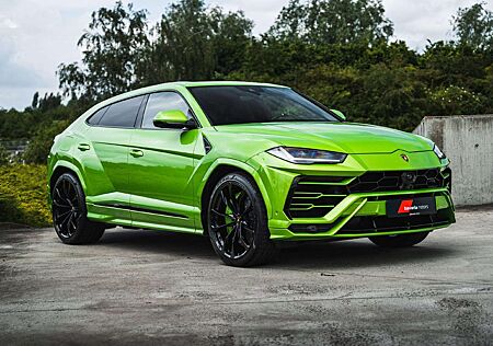 Lamborghini Urus Ad Personam Verde Salvans / Pano / 360