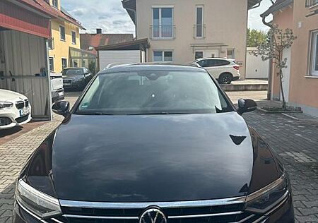 VW Passat Variant Volkswagen 2.0 TDI SCR DSG Conceptline V...