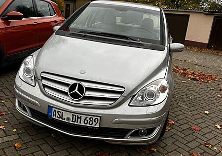 Mercedes-Benz B 200 Turbo -