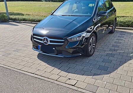 Mercedes-Benz B 180 DCT -