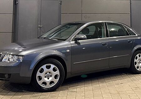Audi A4 2.0 - 8.Fachbereift - 1. Hand