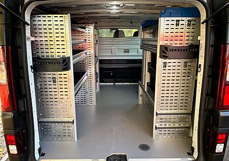 Renault Trafic Kasten LED Navi Kamera PDC Sortimo Regale