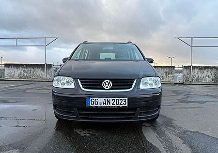 VW Touran Volkswagen 1.6 FSI Highline Highline
