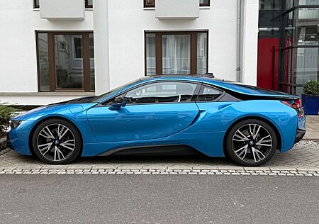 BMW i8 Protonic Blue