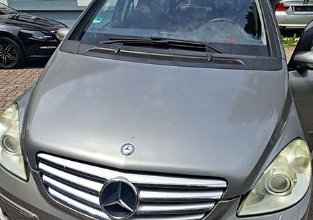 Mercedes-Benz 200