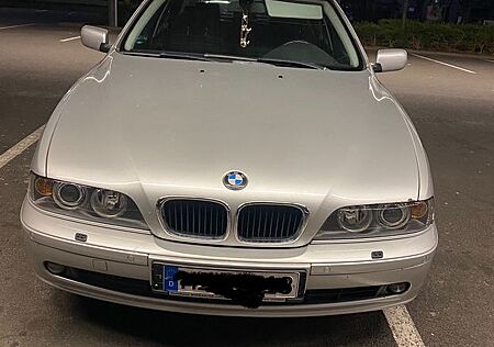 BMW 520i -