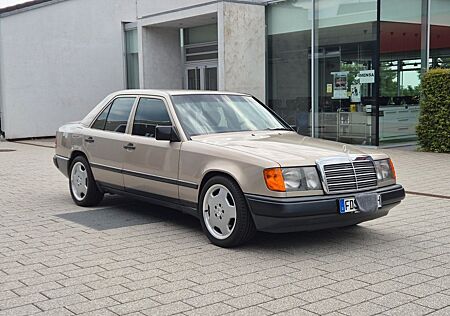 Mercedes-Benz E 260 W124 260E Rostfrei TÜV Automatik Oldtimer SHD