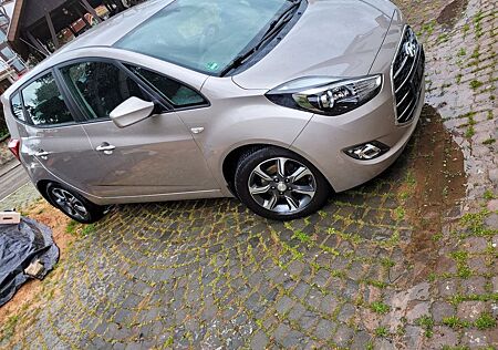 Hyundai ix20 Sehr schöner gepflegter 1.6 l. Blue