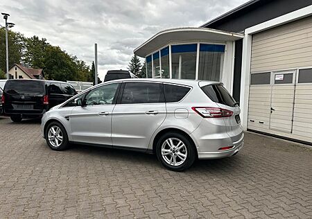 Ford S-Max Titanium 7-Sitzer
