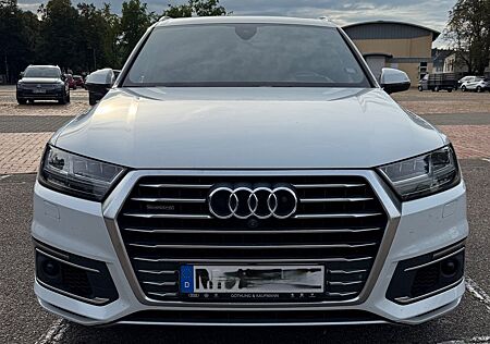 Audi Q7 e-tron 3.0 TDI quattro tiptronic -
