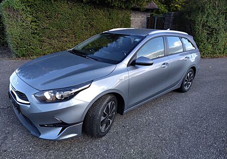 Kia Cee'd Sportswagon 1.5 T-GDI DCT Vision Sport...