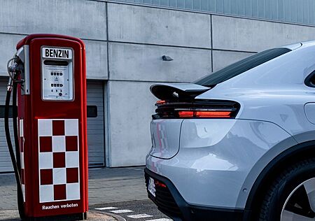 Porsche Macan 4 Electric*InnoDrive*Matrix LED*360-View*