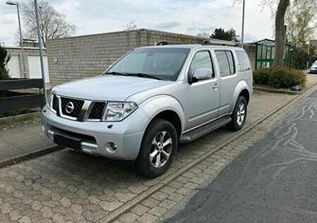 Nissan Pathfinder 2.5 dCi DPF PLATINUM PLATINUM