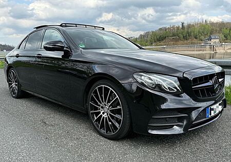 Mercedes-Benz E 220 E 220d 4-Matic AMG Line Head up Display Panorama