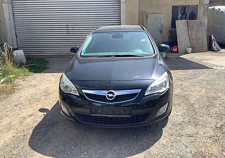 Opel Astra Sports Tourer 1.4 T eco Selection 88 S/S