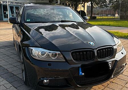 BMW 320i LCI Facelift M-Paket, Alcantara, Anhängerku