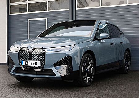 BMW iX M60/LASER/360/B&W/HUD/ACC/SoftClose/4xSHZ/R22