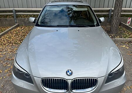 BMW 523i -