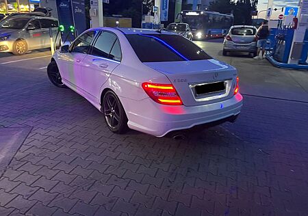 Mercedes-Benz C 300 CDI 4MATIC AVANTGARDE Autom. AVANTGARDE