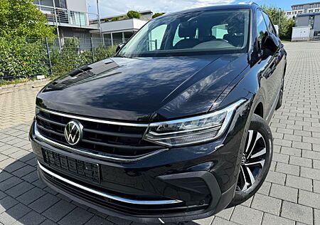 VW Tiguan Volkswagen 2.0TDI United KLIMATRONIK*NAVI*MTL*AHK*PD