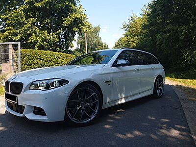 BMW M550d xDrive Touring | HUD | Pano | HK | ACC