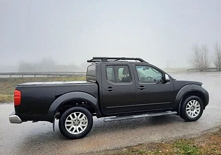 Nissan Navara Double Cab 3,0 V6 Automatik LB LE