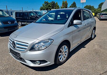 Mercedes-Benz B 180 B -Klasse Edition 1 / Navi