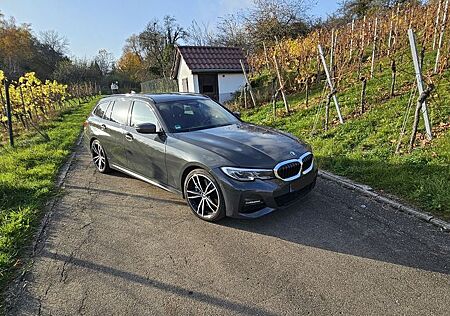 BMW 330d xDrive Touring M Sport Auto. M Sport 285 PS