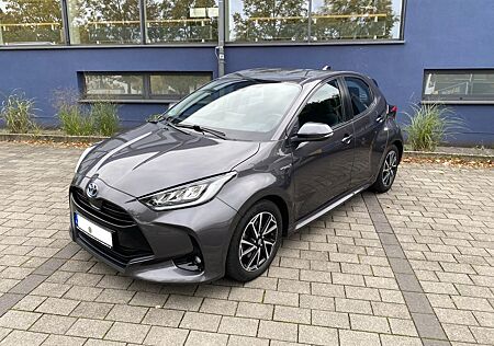 Toyota Yaris 1,5-l-VVT-i Hybrid CVT Team Deutschlan...