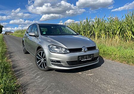 VW Golf Volkswagen 7 /1,4 TSI/ ACC/NAVI/6-Gang/8-Fachbereift