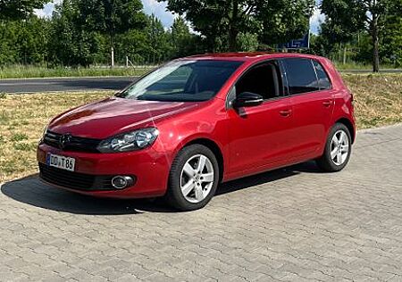 VW Golf Volkswagen 1.6 TDI BlueMotion Technology Team