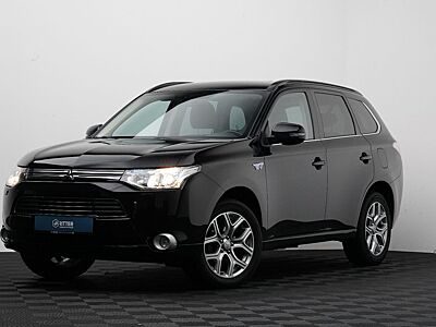 Mitsubishi Outlander 2.0 4WD PHEV Intense AHK Kamera Xenon
