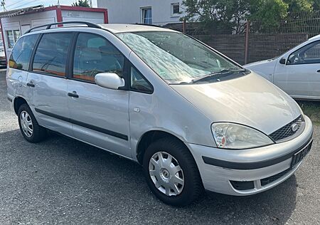 Ford Galaxy 2.3 16V Ghia 7-sitzig