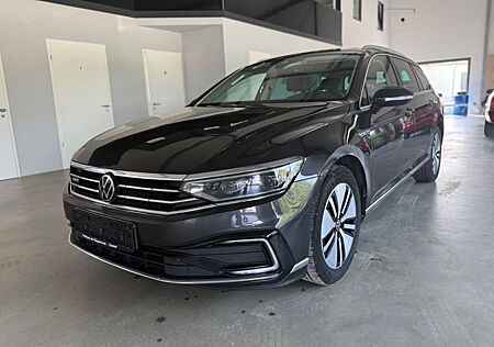 VW Passat Volkswagen Variant GTE Matrix-LED/ACC/AHK/Stand-HZ