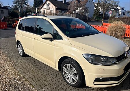 VW Touran Volkswagen 1.6 TDI SCR DSG Trendline Trendline