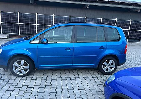 VW Touran Volkswagen Highline