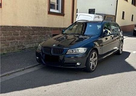 BMW 320i Touring -