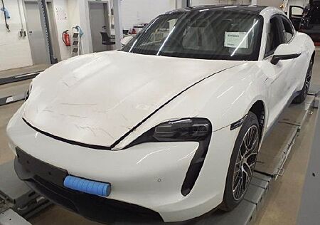 Porsche Taycan 4 S Rechtslenker