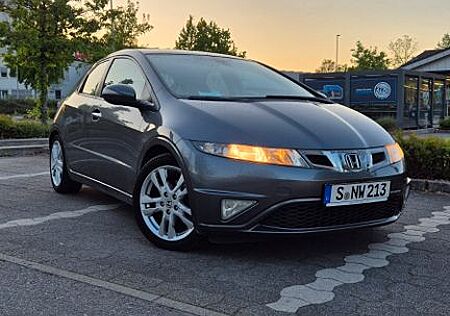 Honda Civic VIII 1.8 Sport