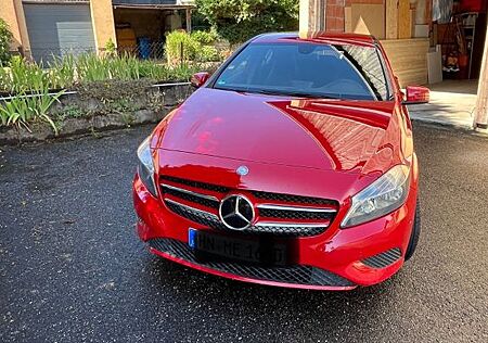 Mercedes-Benz A 180 Limousine - rot - TOP Zustand