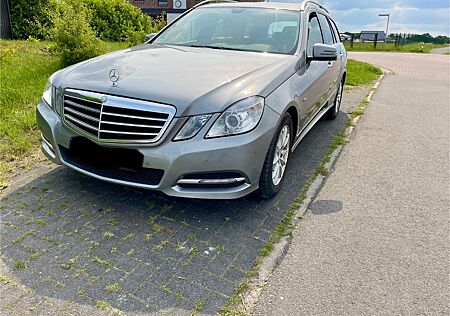 Mercedes-Benz E 220 CDI T BlueEFFICIENCY AVANTGARDE AVANTGARDE