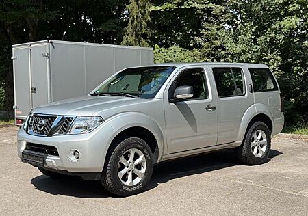 Nissan Pathfinder 2.5 dCi DPF XE 4WD 7-Sitzer TÜV Neu