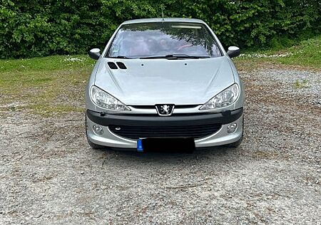 Peugeot 206 CC Platinum 135 Platinium TÜV 10/26