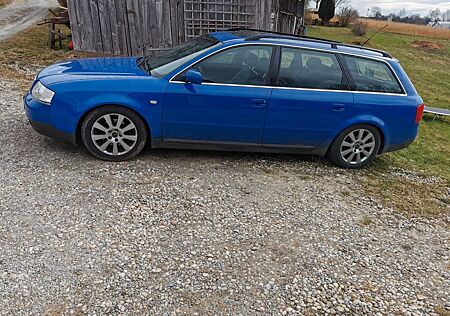 Audi A6 2.4 Avant quattro -