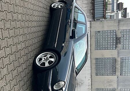 Mercedes-Benz E 230 AVANTGARDE Avantgarde